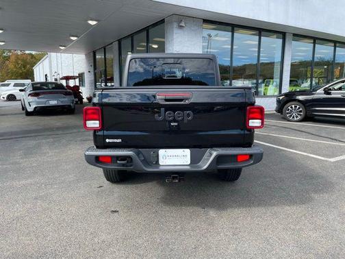 2022 Jeep Gladiator Sport S