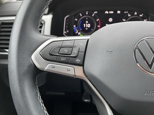 2022 Volkswagen Atlas 3.6L SE w/Technology