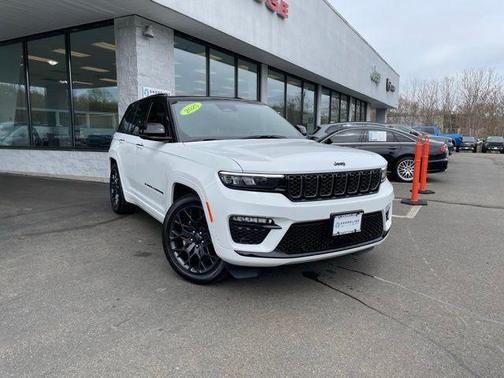 Bright White Clearcoat 2025 Jeep Grand Cherokee Summit