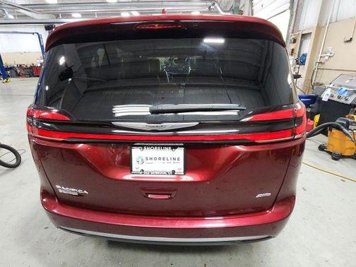 Velvet Red Pearlcoat 2021 Chrysler Pacifica L