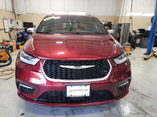 Velvet Red Pearlcoat 2021 Chrysler Pacifica L