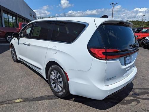 2023 Chrysler Pacifica Hybrid Limited