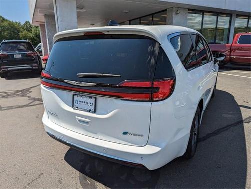 2023 Chrysler Pacifica Hybrid Limited