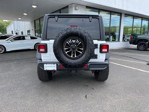 Bright White Clearcoat 2026 Jeep Wrangler Willys