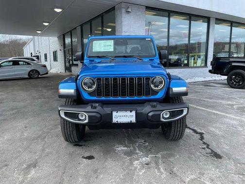 2026 Jeep Gladiator Sahara 4x4