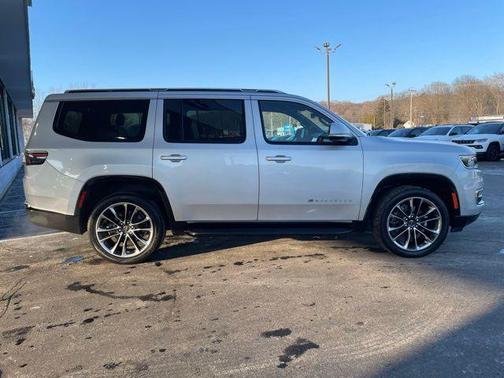 2022 Jeep Wagoneer Series II 4x4