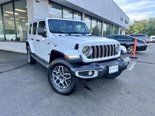 2025 Jeep Wrangler 4-Door Sahara 4x4