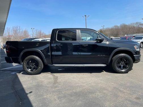 Diamond Black Crystal Pearlcoat 2021 RAM 1500 Rebel