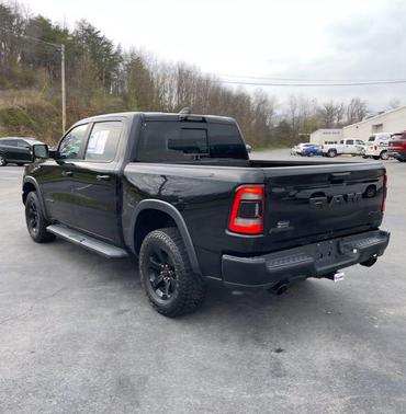Diamond Black Crystal Pearlcoat 2021 RAM 1500 Rebel