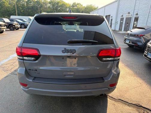 Sting-Gray Clearcoat 2019 Jeep Grand Cherokee Altitude
