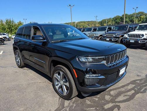 Diamond Black Crystal Pearlcoat 2023 Jeep Grand Cherokee 4xe Base