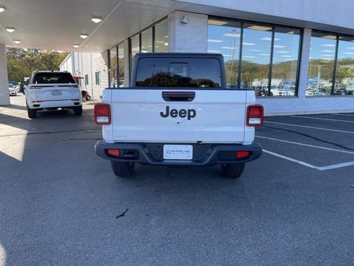 2025 Jeep Gladiator Sport S