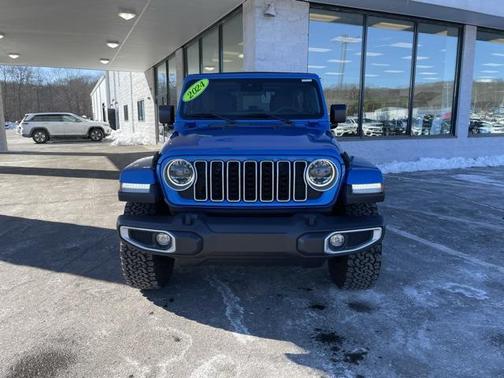 2024 Jeep Wrangler 4-Door Sahara 4x4