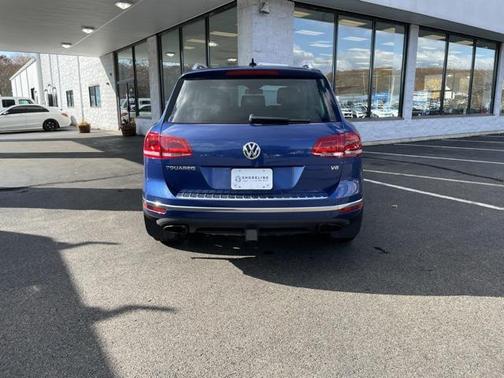 2016 Volkswagen Touareg VR6 Lux