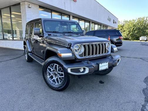 2025 Jeep Wrangler 4-Door Sahara 4x4