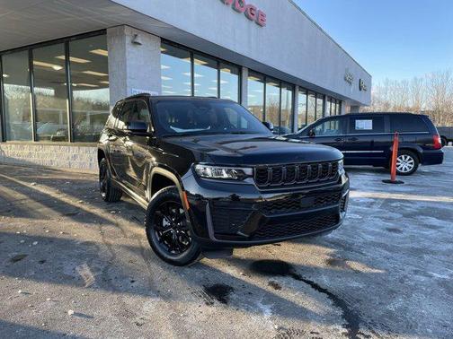 2026 Jeep Grand Cherokee Altitude