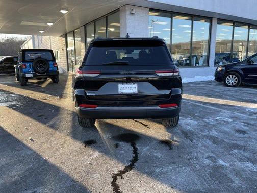 2026 Jeep Grand Cherokee Altitude