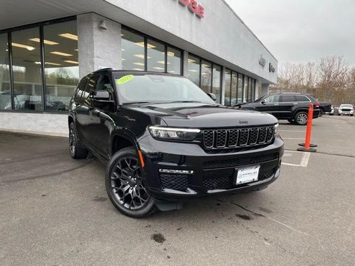 Diamond Black Crystal Pearlcoat 2023 Jeep Grand Cherokee L Summit Reserve