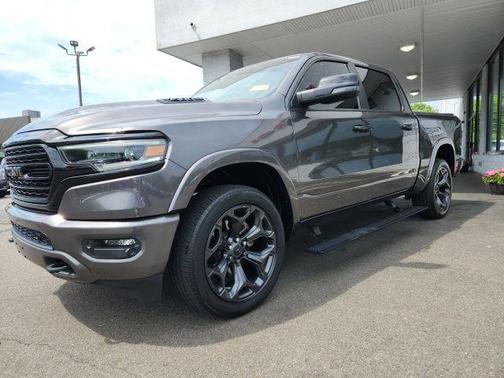 Granite Crystal Metallic Clearcoat 2023 RAM 1500 Limited