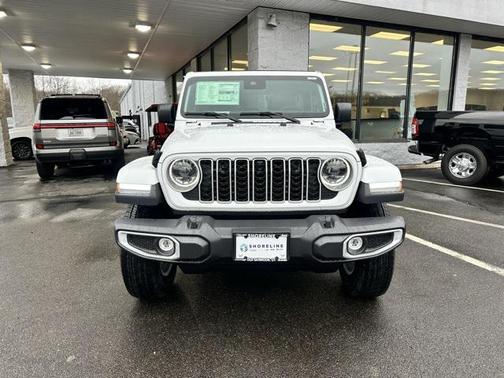 2025 Jeep Wrangler 4-Door Sahara 4x4
