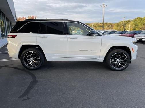 2025 Jeep Grand Cherokee Summit