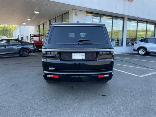 High Gloss Black 2026 Jeep Grand Wagoneer Grand Wagoneer
