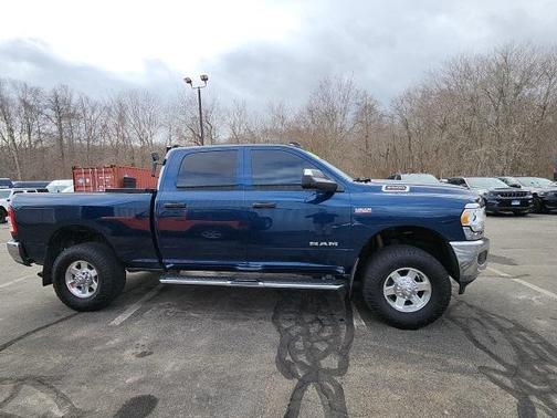 2019 RAM 2500 Tradesman Crew Cab 4x4 6'4' Box