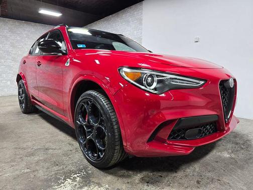 2022 Alfa Romeo Stelvio Quadrifoglio