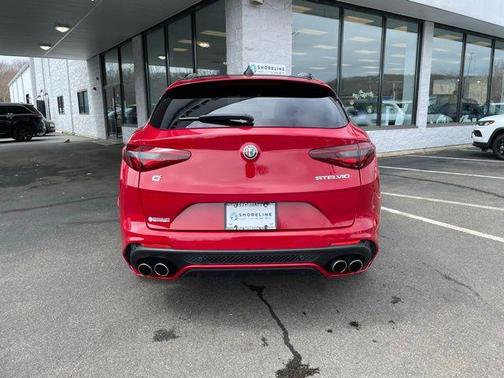 Alfa Rosso 2022 Alfa Romeo Stelvio Quadrifoglio