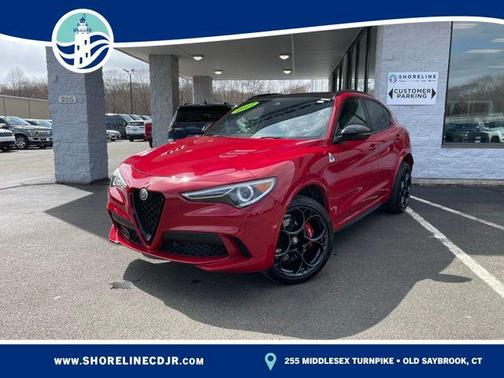 Alfa Rosso 2022 Alfa Romeo Stelvio Quadrifoglio
