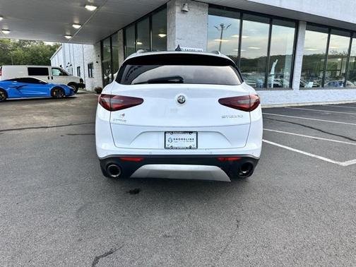 2018 Alfa Romeo Stelvio Base