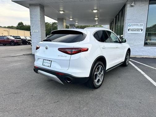 2018 Alfa Romeo Stelvio Base