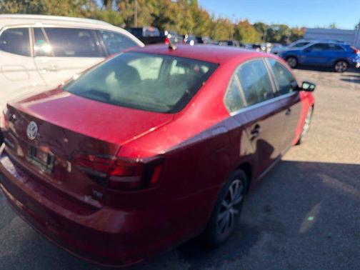 Cardinal Red Metallic 2017 Volkswagen Jetta 1.4T SE