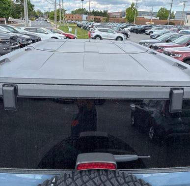 Azure Gray Metallic Tri-Coat 2023 Ford Bronco Badlands