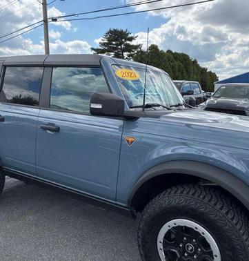 Azure Gray Metallic Tri-Coat 2023 Ford Bronco Badlands