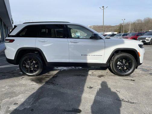 2026 Jeep Grand Cherokee Altitude