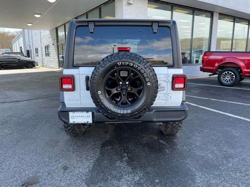 Bright White Clearcoat 2022 Jeep Wrangler Willys