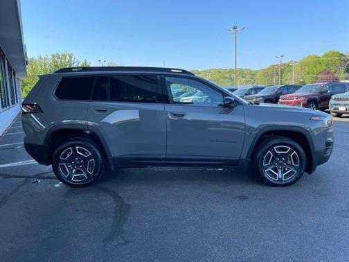 Sting-Gray Clearcoat 2026 Jeep Cherokee Limited