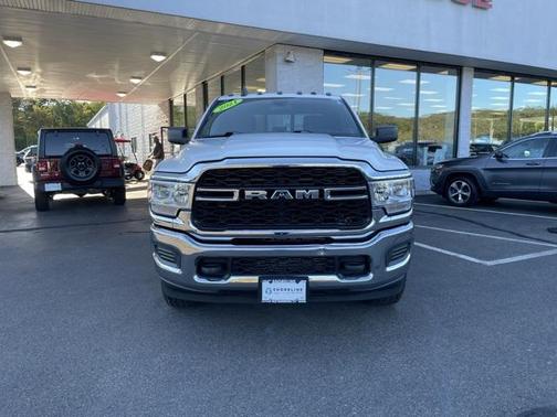 2021 RAM 2500 Tradesman Crew Cab 4x4 6'4' Box