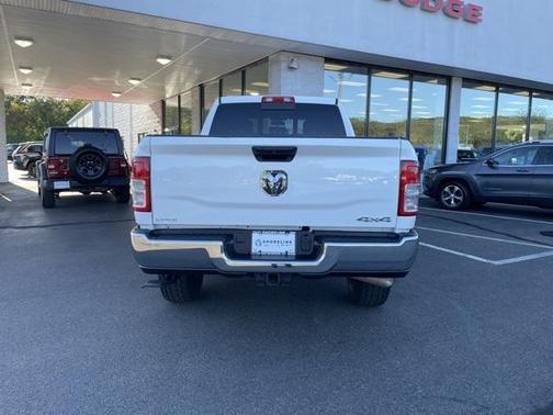 2021 RAM 2500 Tradesman Crew Cab 4x4 6'4' Box
