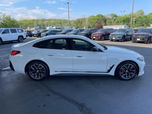 Alpine White 2023 BMW M440 i xDrive