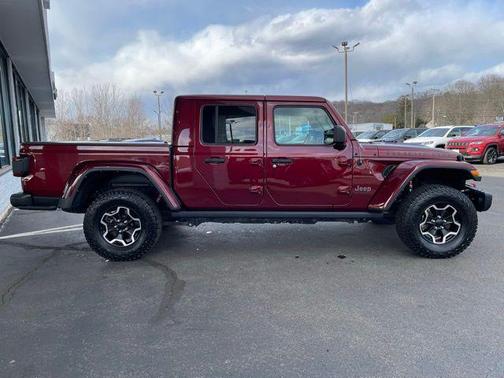 Snazzberry Pearlcoat 2022 Jeep Gladiator Rubicon