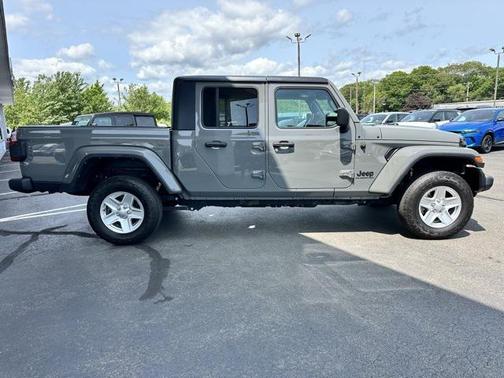 2022 Jeep Gladiator Sport S
