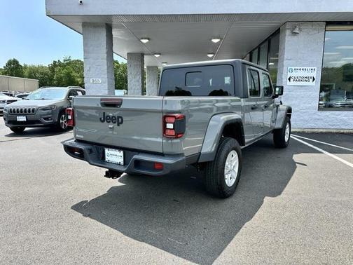 2022 Jeep Gladiator Sport S