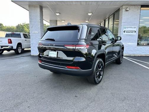 2025 Jeep Grand Cherokee Altitude