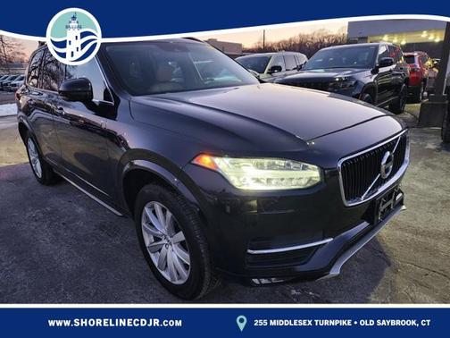2016 Volvo XC90 T6 Momentum