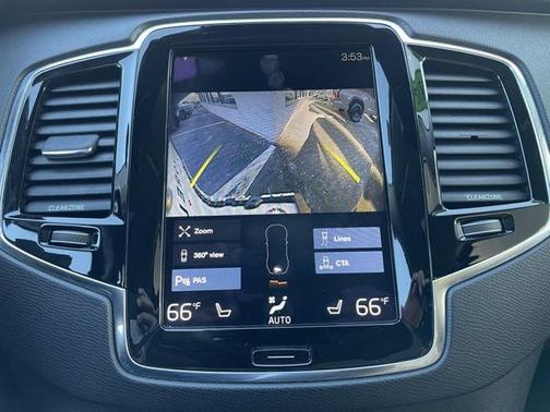 2016 Volvo XC90 T6 Momentum