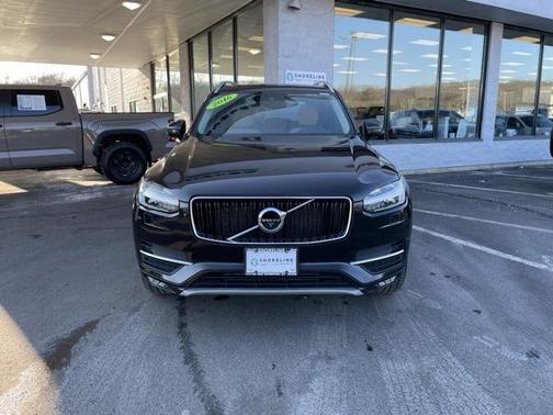 2016 Volvo XC90 T6 Momentum