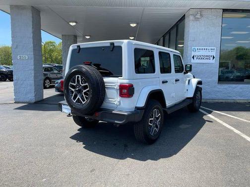 Bright White Clearcoat 2026 Jeep Wrangler 4-Door Sahara 4x4