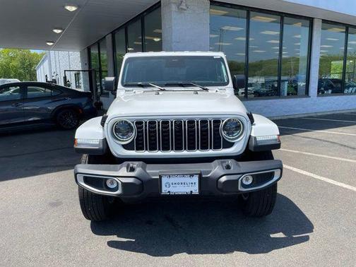 Bright White Clearcoat 2026 Jeep Wrangler 4-Door Sahara 4x4